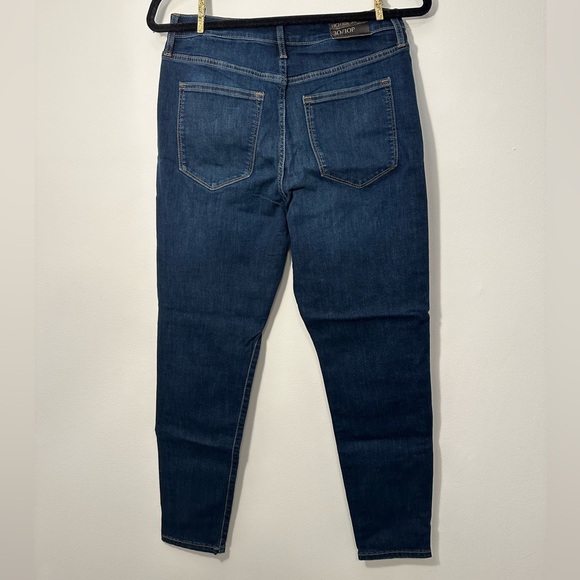 NWT Banana Republic High-Rise Skinny Jeans Size 30P in Medium/Dark Wash - Picture 3 of 4